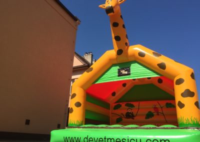 Skákací hrad Žirafa
