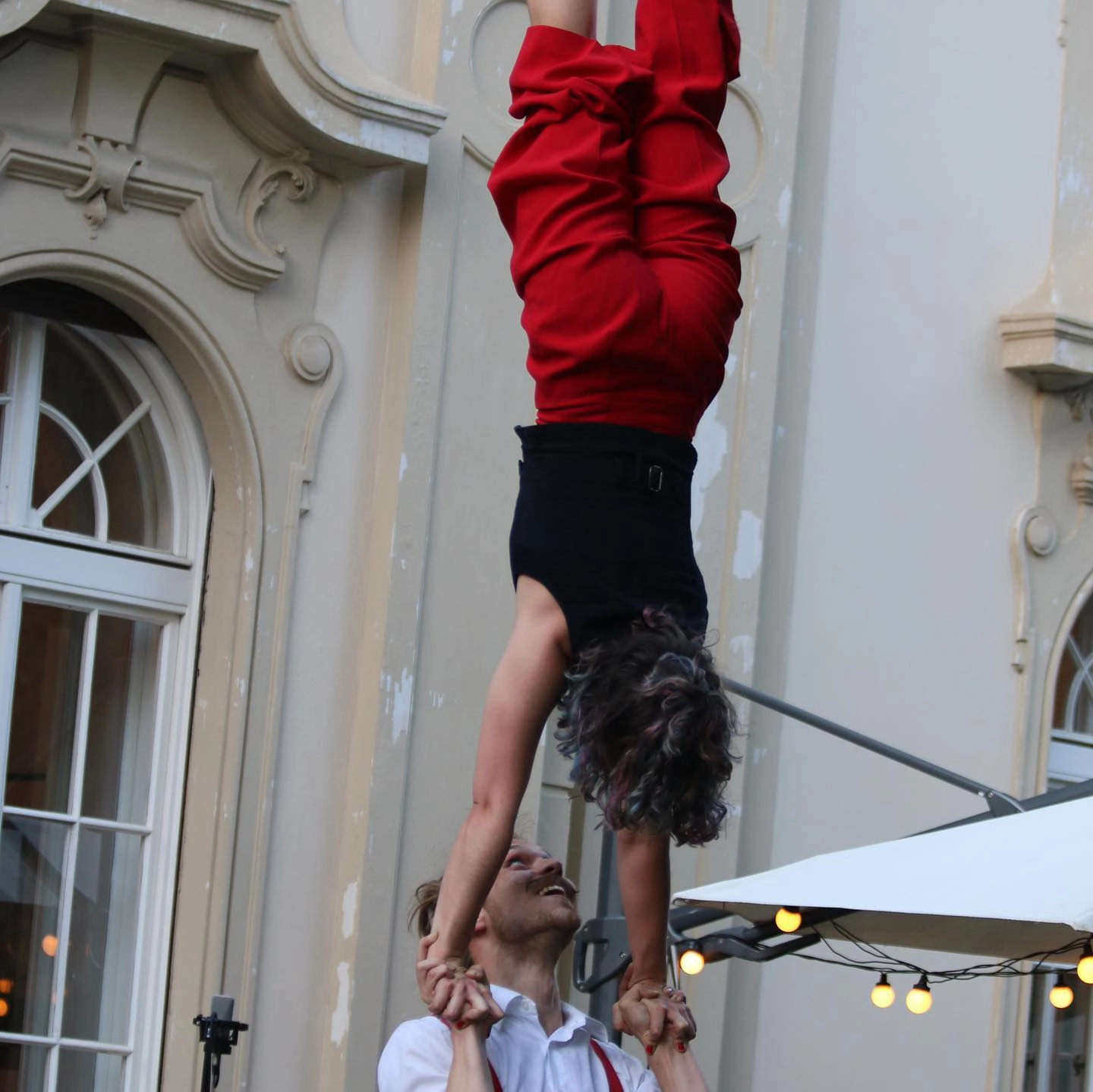 Aleš Hrdlička & Hannah Lennox – základy akrobacie